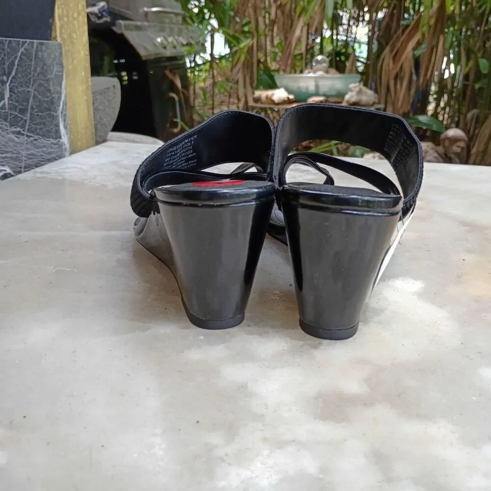 Kenneth Cole Women's Black Sandals
